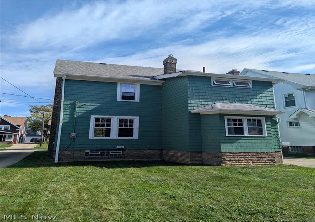 Photo 3 of Single family home for sale at 2108 Marlindale Rd, Cleveland, OH 44118 | MLS# 5192910 | Listing updated on 2026-07-29