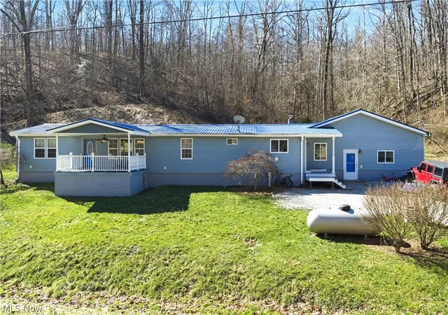 Photo 1 of Sale Pending at 1201 Congress Rd, Belpre, OH 45714 | MLS# 5193232 | Listing updated on 2026-08-03