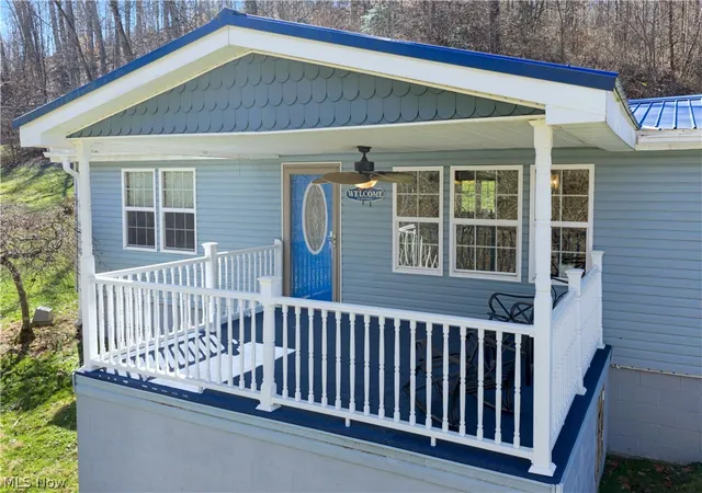 Photo 3 of Sale Pending at 1201 Congress Rd, Belpre, OH 45714 | MLS# 5193232 | Listing updated on 2026-08-03