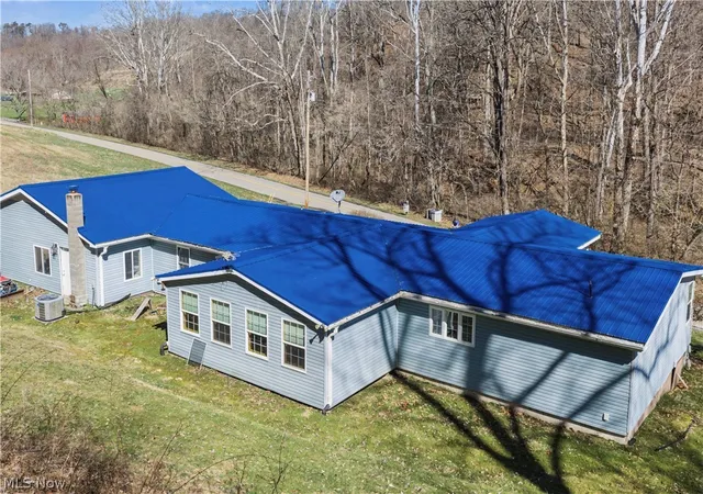 Photo 4 of Sale Pending at 1201 Congress Rd, Belpre, OH 45714 | MLS# 5193232 | Listing updated on 2026-08-03