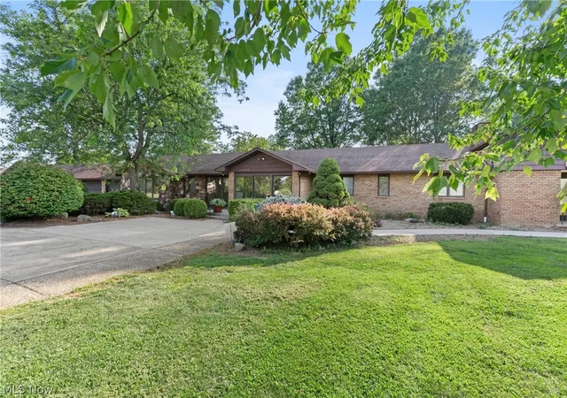 2nd image of 11950 Castleton Ln, Grafton, OH 44044 | MLS# 5193031