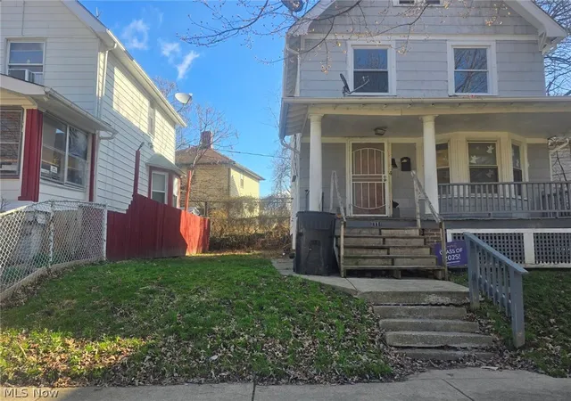 Homes for sale in Cleveland, OH | 1107 Galewood Dr, Cleveland, OH 44110 | MLS# 5193363
