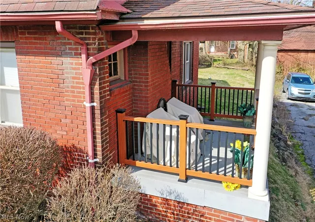 Photo 4 of Single family home for sale at 218 Upland Ave, Youngstown, OH 44504 | MLS# 5193554 | Listing updated on 2026-08-03