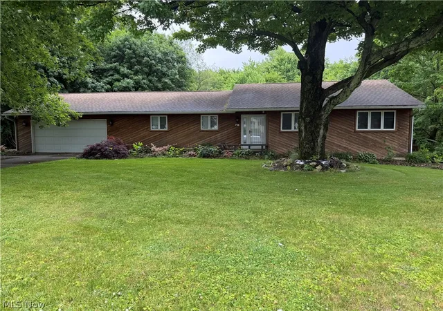 2nd image of 736 Lake Erie St, Conneaut, OH 44030 | MLS# 5193476