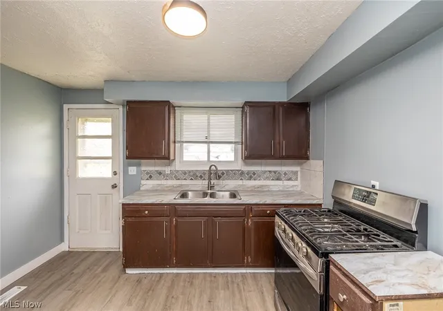 3rd image of 211 Brace Ave, Elyria, OH 44035 | MLS# 5191632