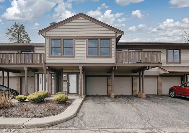 2nd image of 2889 Charing Cross Rd Nw, Canton, OH 44708 | MLS# 5193188