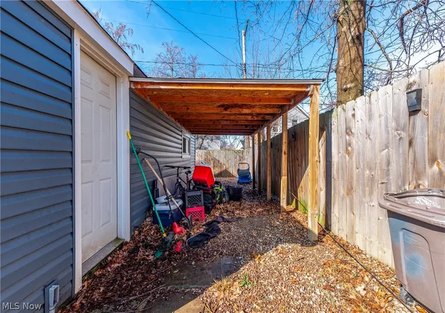 3rd image of 1402 E 185Th St, Cleveland, OH 44110 | MLS# 5192311