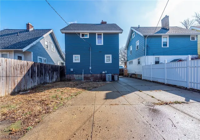 4th image of 1402 E 185Th St, Cleveland, OH 44110 | MLS# 5192311