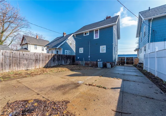 5th image of 1402 E 185Th St, Cleveland, OH 44110 | MLS# 5192311
