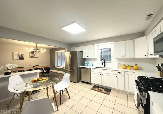 Photo 4 of Sale Pending at 7610 Royal Ridge Dr, Cleveland, OH 44129 | MLS# 5193909 | Listing updated on 2026-08-03