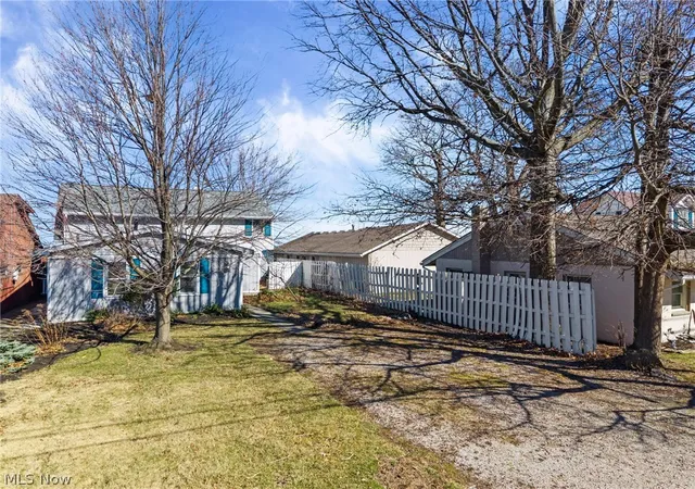 Homes for sale in Vermilion, OH | 3708 Edgewater Dr, Vermilion, OH 44089 | MLS# 5194195