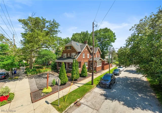 Homes for sale in Cleveland, OH | 12404 Larchmere Blvd, Cleveland, OH 44120 | MLS# 5194335