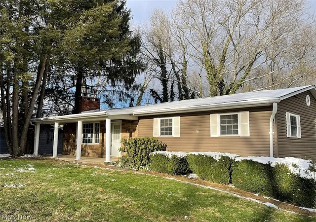 1st image of 330 Walnut Hills Dr, Zanesville, OH 43701 | MLS# 5194438