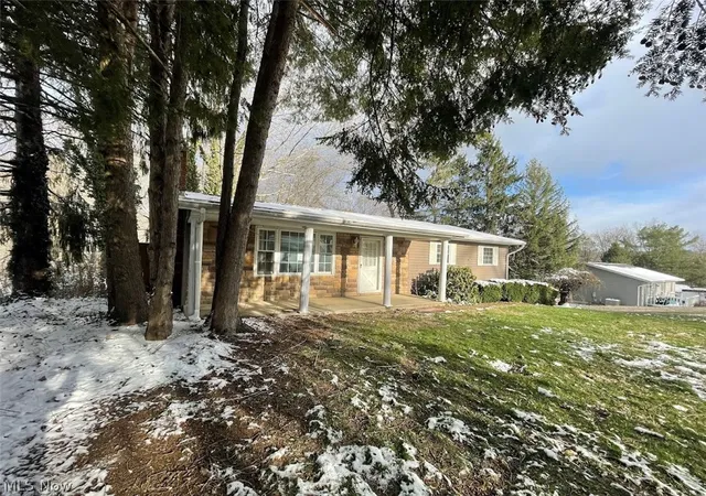 2nd image of 330 Walnut Hills Dr, Zanesville, OH 43701 | MLS# 5194438