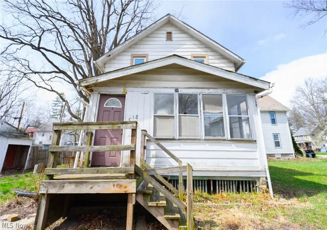 Photo 2 of Sale Pending at 318 11th Street, Elyria, OH 44035 | MLS# 5194179 | Listing updated on 2026-07-29