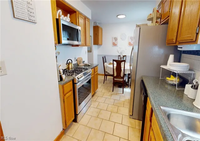 Photo 3 of Sale Pending at 13504 Maple Leaf Dr, Cleveland, OH 44125 | MLS# 5192991 | Listing updated on 2026-04-27