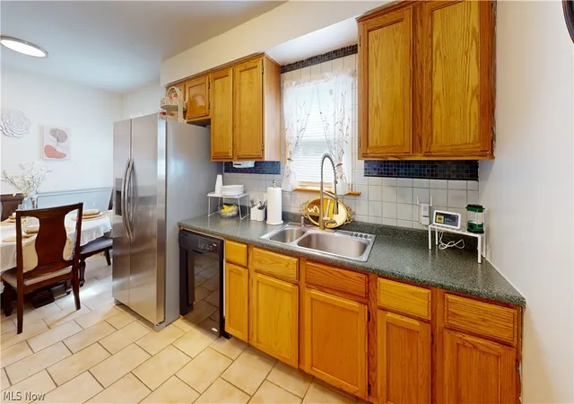 Photo 4 of Sale Pending at 13504 Maple Leaf Dr, Cleveland, OH 44125 | MLS# 5192991 | Listing updated on 2026-04-27