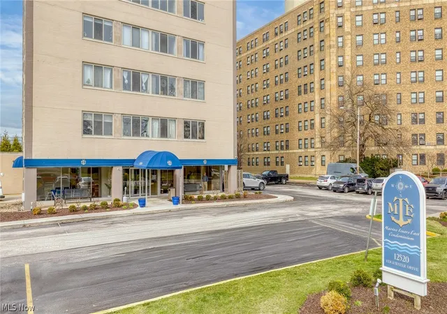 Homes for sale in Lakewood, OH | 12520 Edgewater Dr #1504, Lakewood, OH 44107 | MLS# 5194763