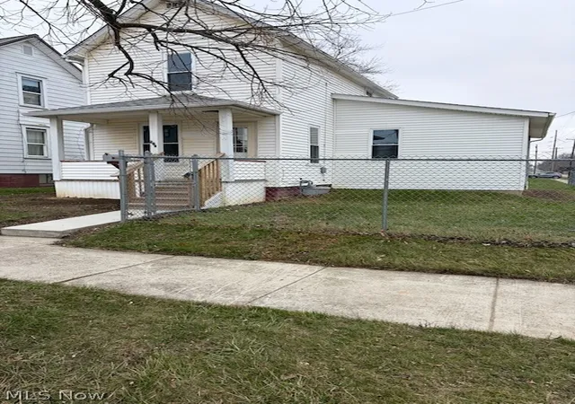 3rd image of 208 S 15Th St, Sebring, OH 44672 | MLS# 5194825