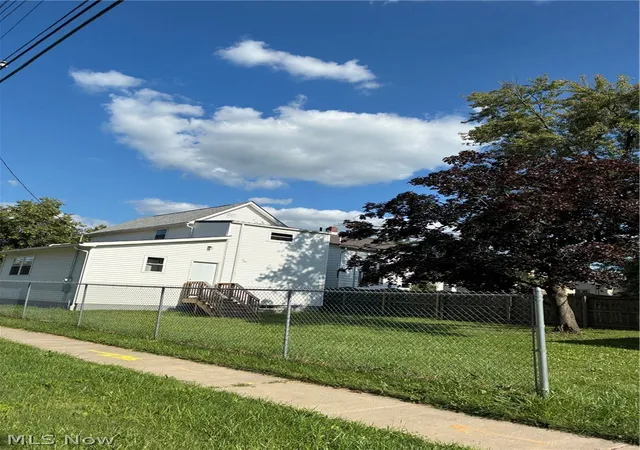 4th image of 208 S 15Th St, Sebring, OH 44672 | MLS# 5194825