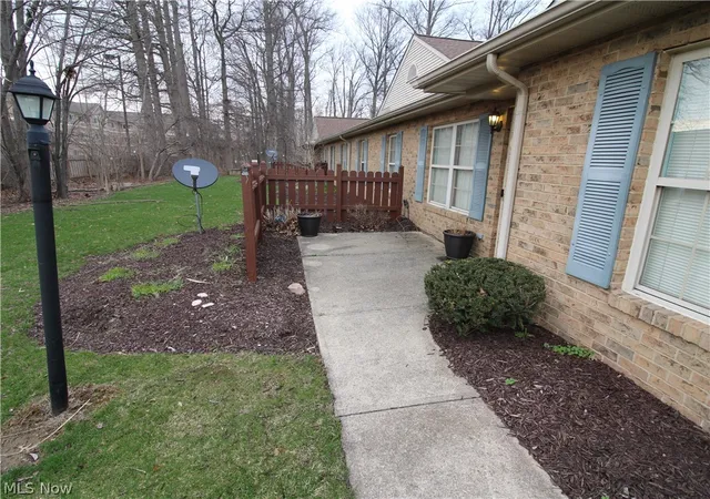 4th image of 148 Bentley Dr, Elyria, OH 44035 | MLS# 5194449