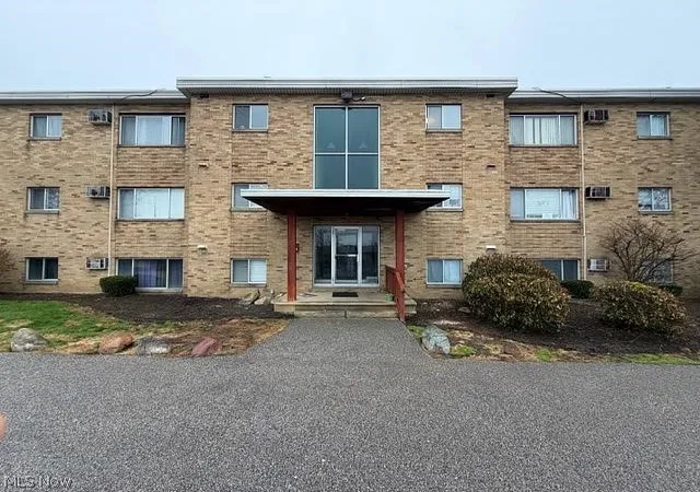 Photo 2 of Sale Pending at 5200 Royalton Rd #A11, North Royalton, OH 44133 | MLS# 5194778 | Listing updated on 2026-07-24