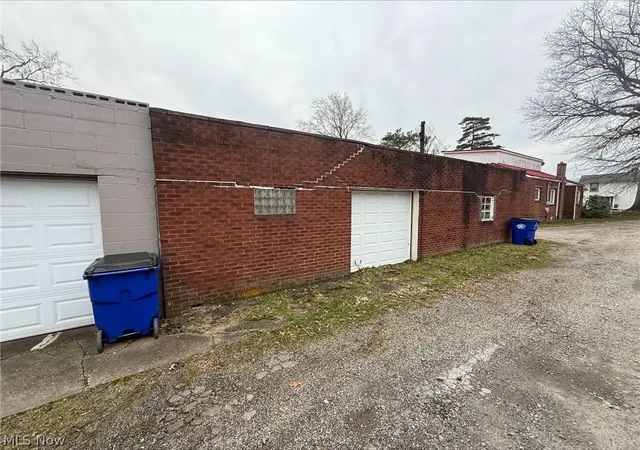 Homes for sale in East Liverpool, OH | 410 Palissey St, East Liverpool, OH 43920 | MLS# 5195180