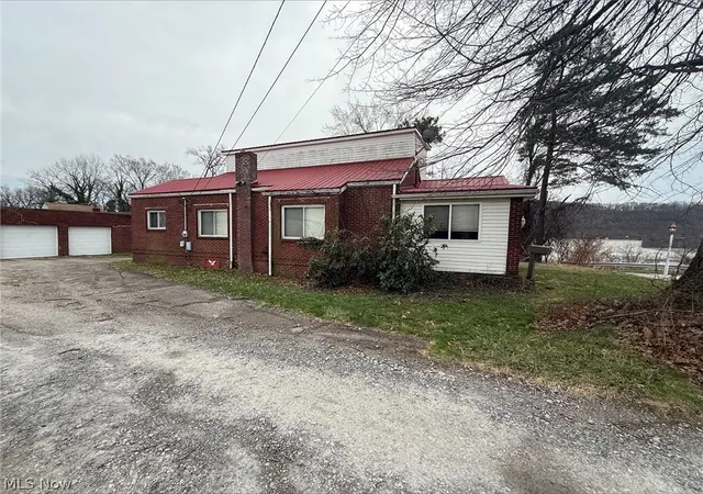 Homes for sale in East Liverpool, OH | 410 Palissey St, East Liverpool, OH 43920 | MLS# 5195180
