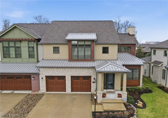 3rd image of 2440 Edgewood Private Ter, Cleveland, OH 44124 | MLS# 5195213