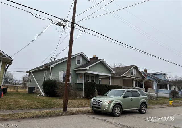 Photo 2 of Single family home for sale at 2016 16th Street, Parkersburg, WV 26101 | MLS# 5195497 | Listing updated on 2026-08-18