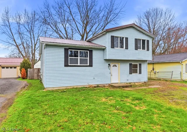 Homes for sale in Newton Falls, OH | 321 Adams St, Newton Falls, OH 44444 | MLS# 5195255