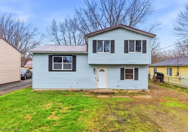 Homes for sale in Newton Falls, OH | 321 Adams St, Newton Falls, OH 44444 | MLS# 5195255