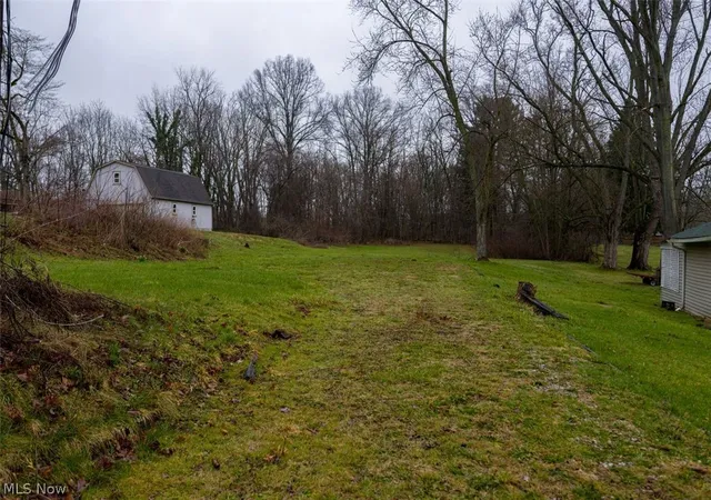 4th image of 1713 Woods Rd, Akron, OH 44306 | MLS# 5195357