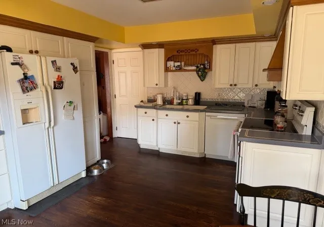 Homes for sale in Vienna, WV | 6 Lynnwood Dr, Vienna, WV 26105 | MLS# 5195670