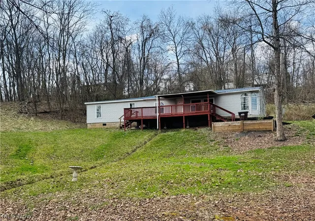 Homes for sale in Belpre, OH | 2510 Parkview Dr, Belpre, OH 45714 | MLS# 5196053