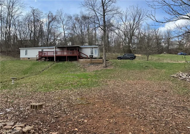 Homes for sale in Belpre, OH | 2510 Parkview Dr, Belpre, OH 45714 | MLS# 5196053