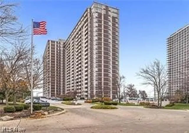 image of 12900 Lake Ave #1620, Lakewood, OH 44107 | MLS# 5196058