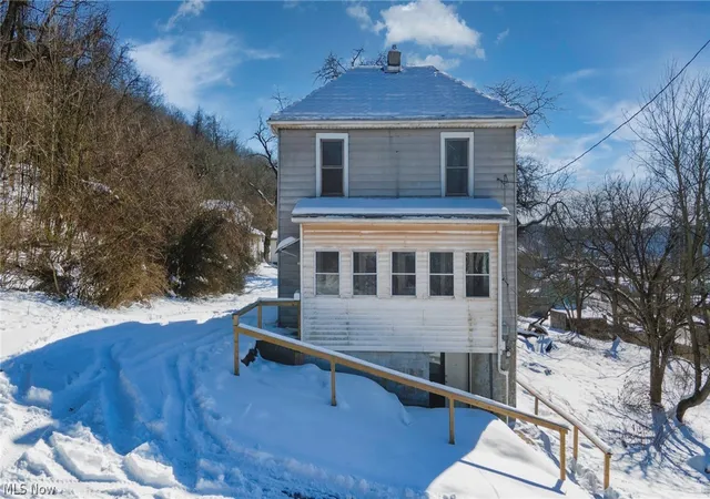 Photo 1 of Single family home for sale at 324 Loeb St, Weirton, WV 26062 | MLS# 5195910 | Listing updated on 2026-04-22
