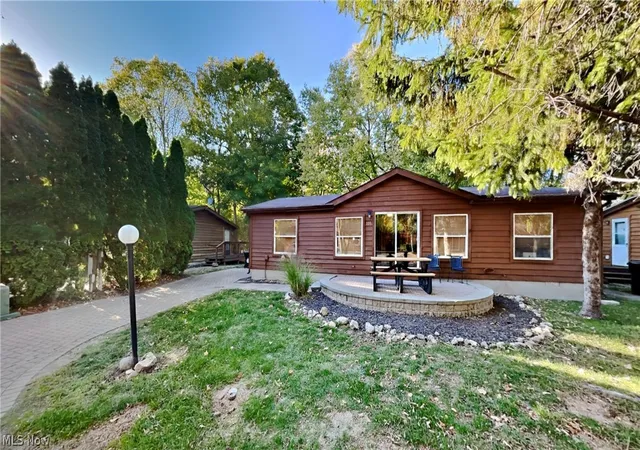 Homes for sale in Put In Bay, OH | 1599 Starboard Trl, Put In Bay, OH 43456 | MLS# 5195885