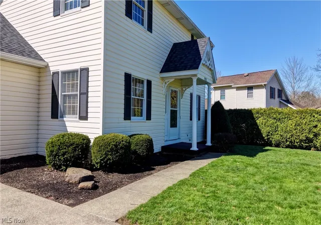 Homes for sale in New Philadelphia, OH | 1712 Rolland Ave Ne, New Philadelphia, OH 44663 | MLS# 5195830