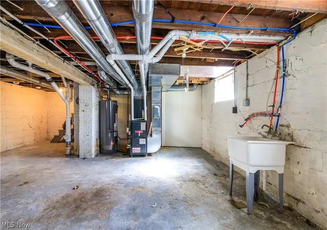 Listing Photo 2 - Condo for sale in building located at 3161 Scranton Rd, Cleveland, OH 44109 - Unit #