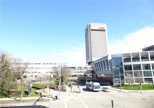 Listing Photo 4 - Condo for sale in building located at 2030 Euclid Ave, Cleveland, OH 44115 - Unit #201