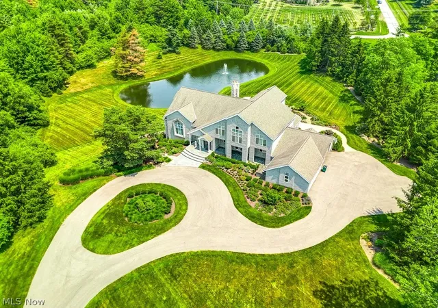 3rd image of 103 Partridge Ln, Chagrin Falls, OH 44022 | MLS# 5196323