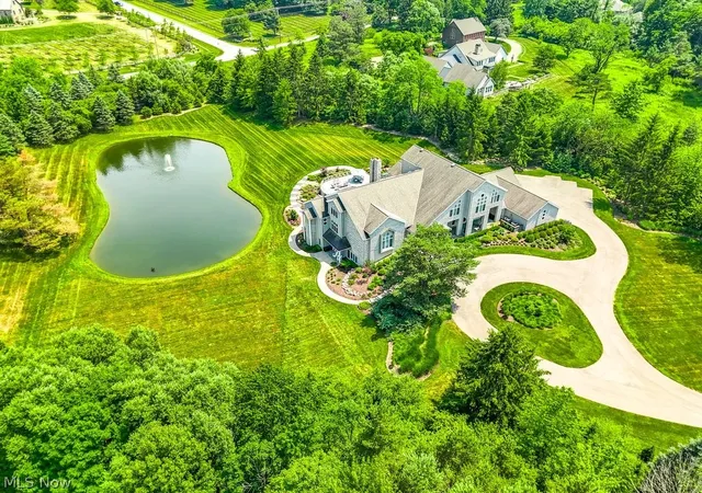5th image of 103 Partridge Ln, Chagrin Falls, OH 44022 | MLS# 5196323