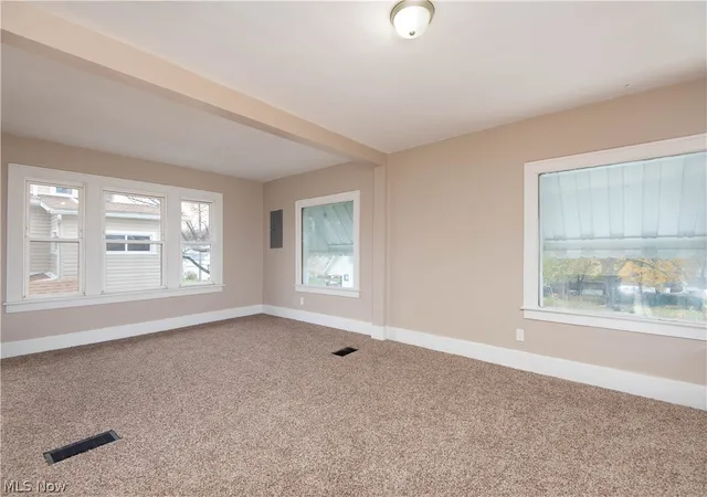 3rd image of 231 Windsor St, Akron, OH 44306 | MLS# 5195975