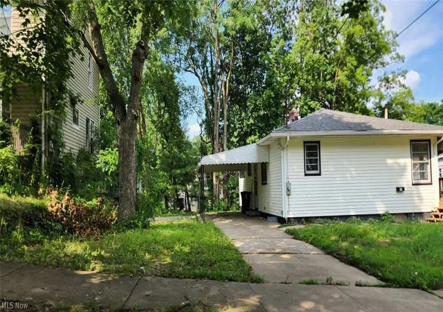 Homes for sale in Akron, OH | 600 Eastland Ave, Akron, OH 44305 | MLS# 5195834