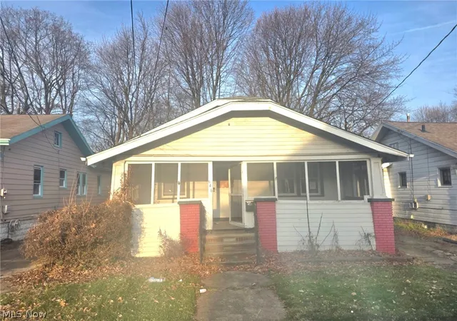 1st image of 646 Columbia Ave, Akron, OH 44310 | MLS# 5196542