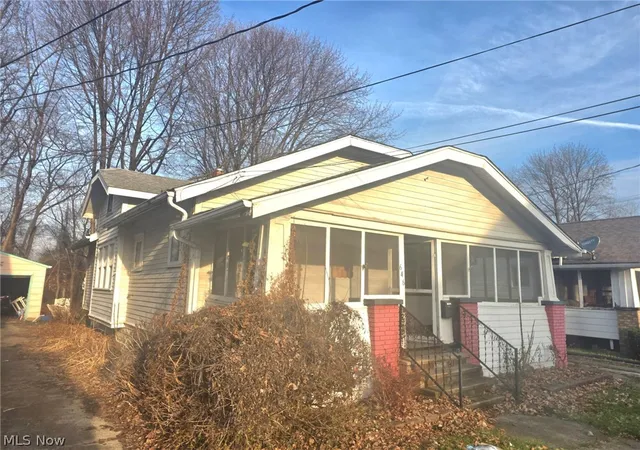 3rd image of 646 Columbia Ave, Akron, OH 44310 | MLS# 5196542