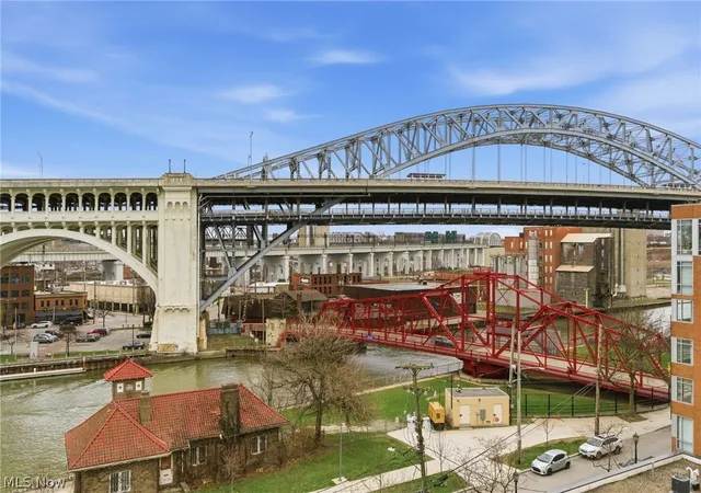 image of Stonebridge Plaza, Cleveland, OH 44113