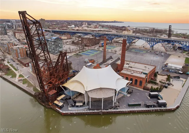 image of Stonebridge Plaza, Cleveland, OH 44113